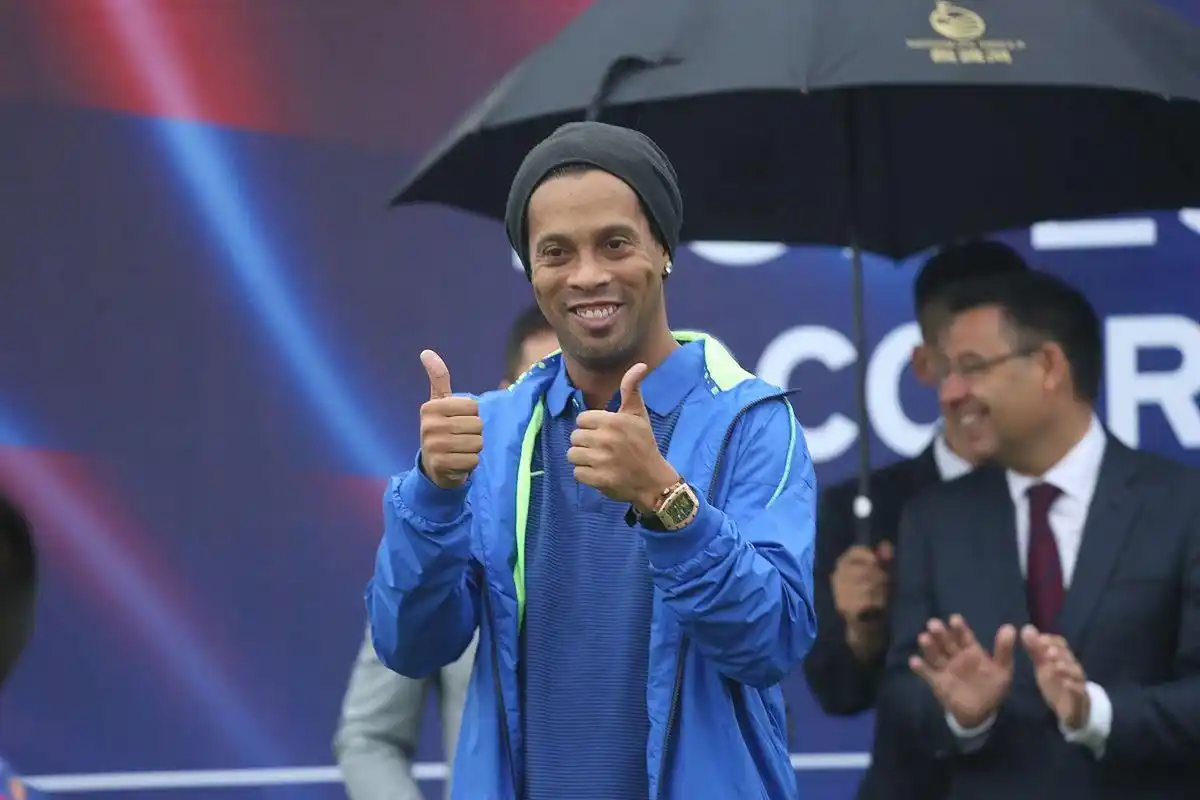 在羽毛球混 在羽毛球混