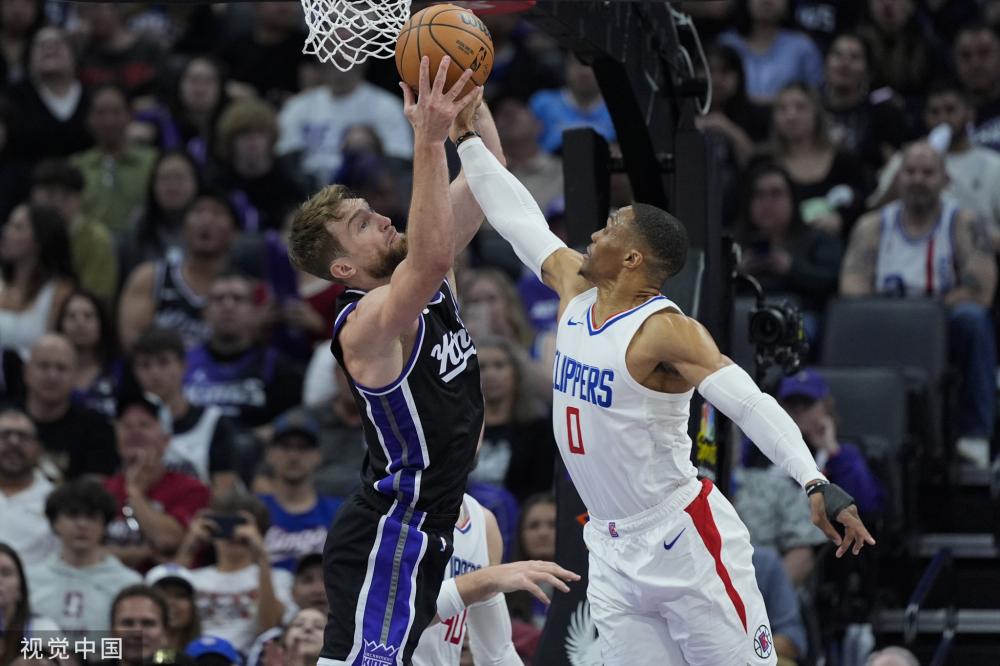 凭借其在乒 凭借其在乒